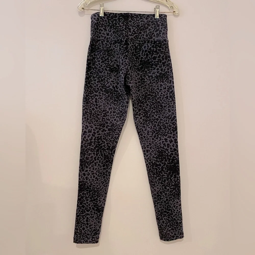 LYSSE Grey Leopard Print Toothpick Denim, Size Small - Picture 5 of 10